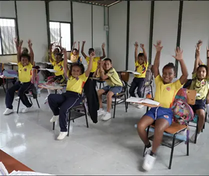 Beca total 100 dólares